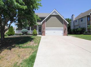 2716 SE 3rd St, Lees Summit, MO 64063