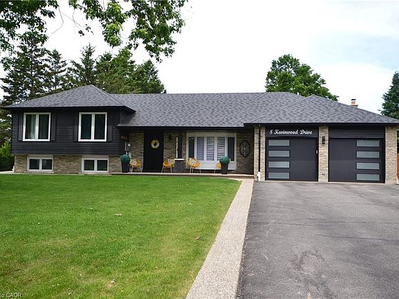 3rd image of 8 Kevinwood Dr