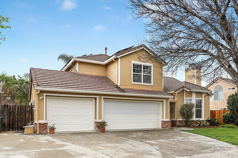 1st image of 351 Roan Dr