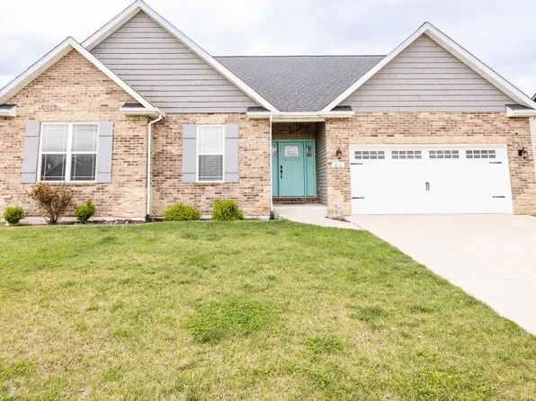 612 Daniel Dr, Mascoutah, IL 62258