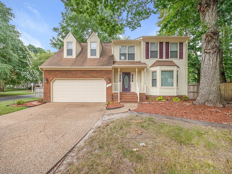 1st image of 825 Lancaster Ln