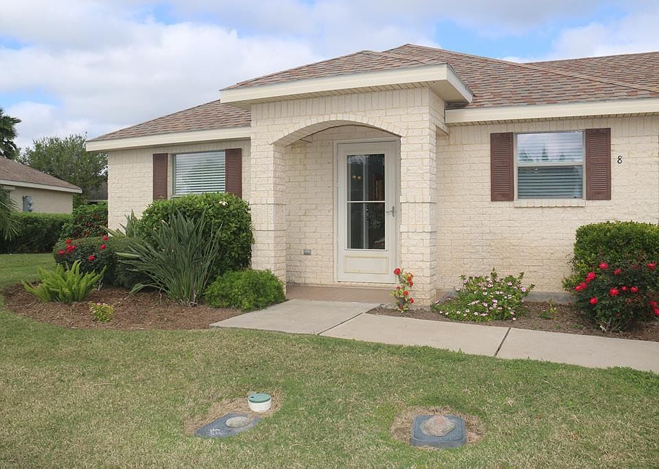 1st image of 8 Doral Dr