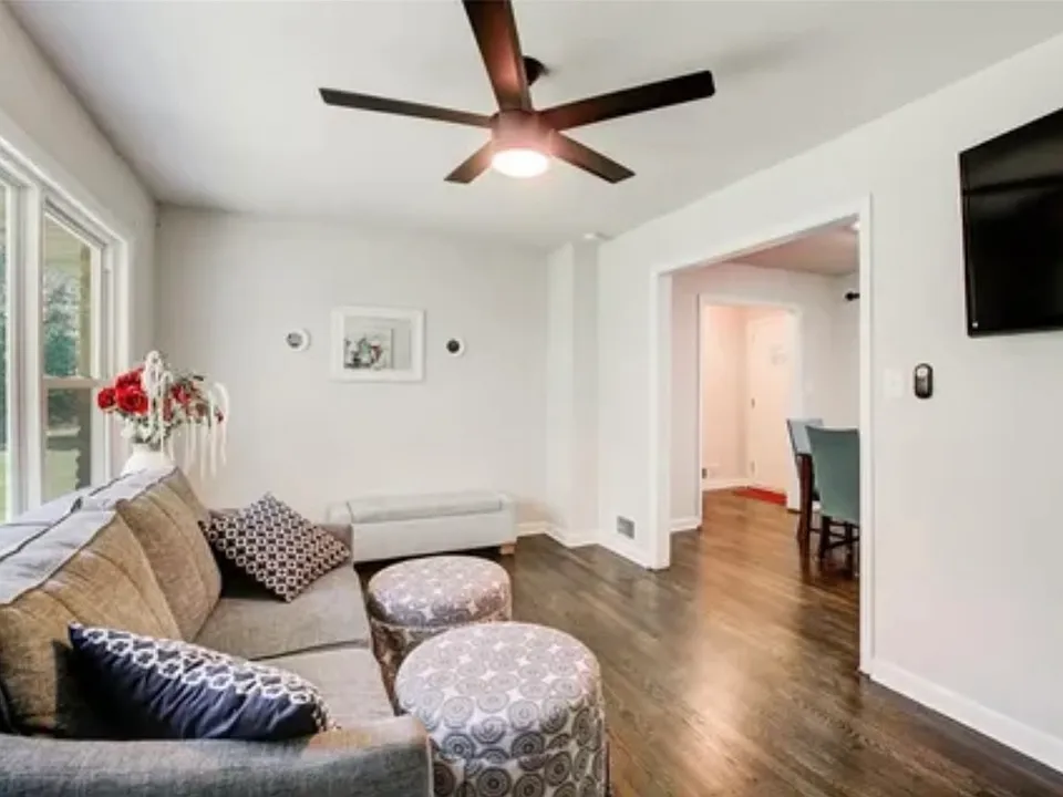 628 Skipper Dr NW