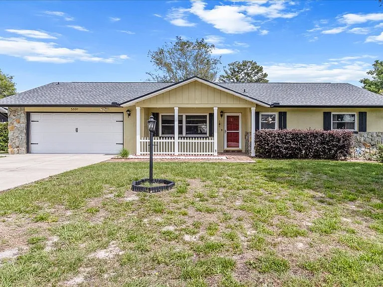 3591 N Honeylocust Dr — Photo 2