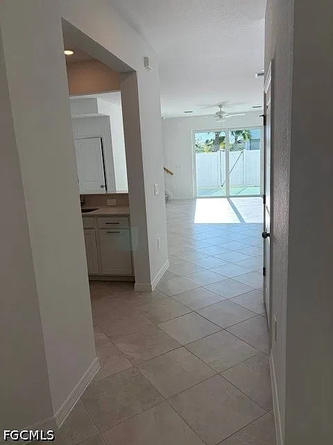 3 bed, 2.5 bath, 1871 sqft, $2,200 — Photo 2