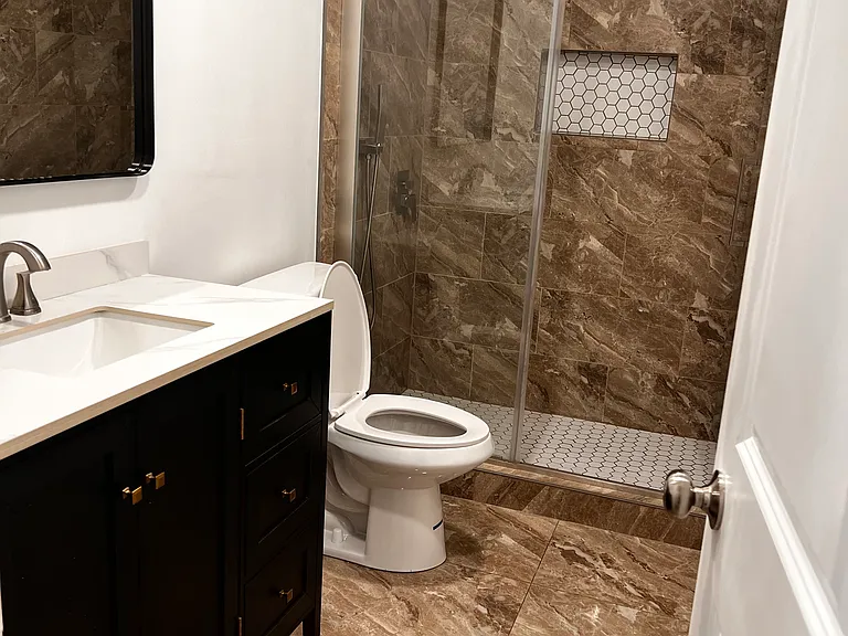 1146 Cloverleaf Dr — Photo 3