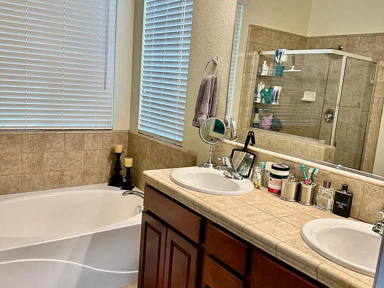 1407 Rossmere Ln — Photo 18