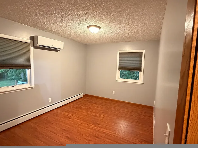 705 E 3rd St #7 — Photo 9