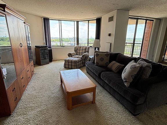 5th image of 626 Harmon Cove Tower