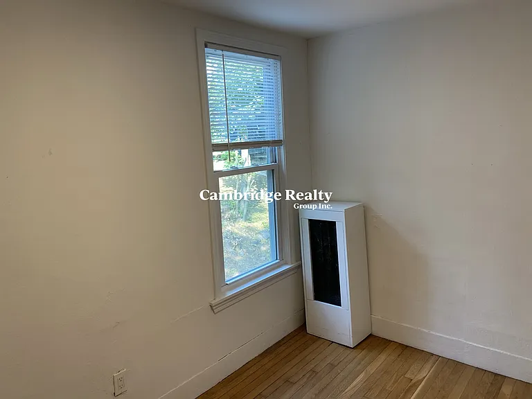 38 Newton St #2T — Photo 10