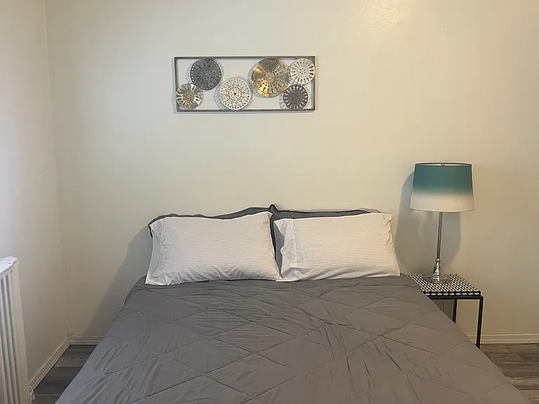1717 Main St #12 — Photo 3