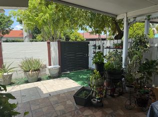 3297 W 70th St, Hialeah, FL 33018