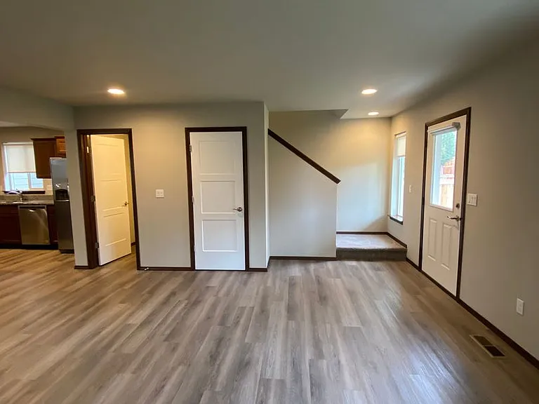430 S Kansas Loop — Photo 6