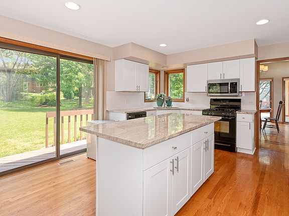 4th image of 6205 Essex Ct