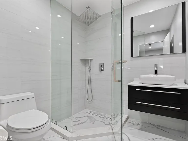 10510 Helendale Ave — Photo 40