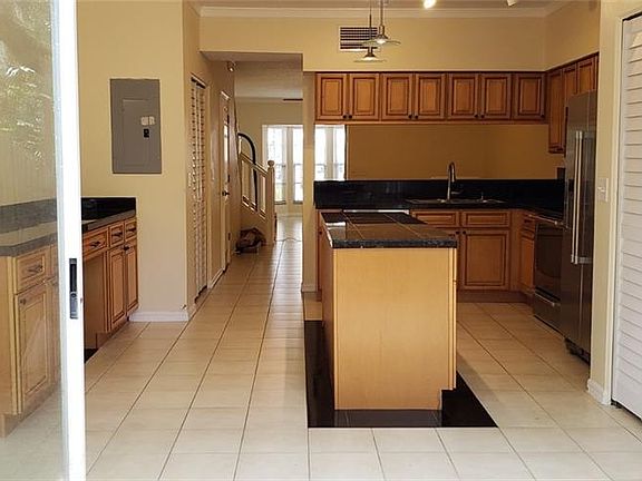 3rd image of 292 Winchester Way