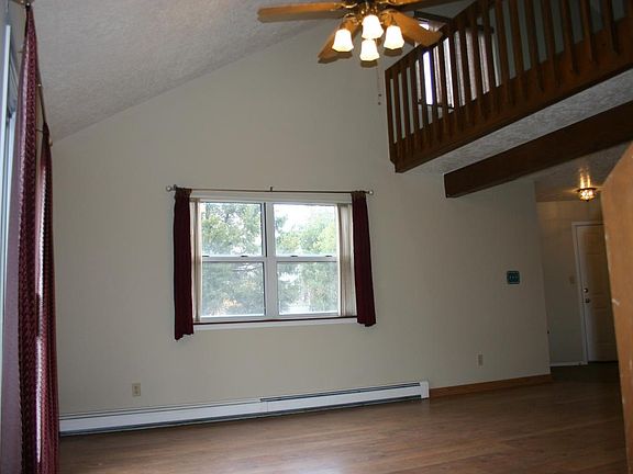 3rd image of 1910 Broadview Dr