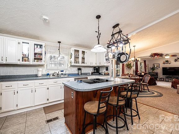 4th image of 5876 Leil Rd