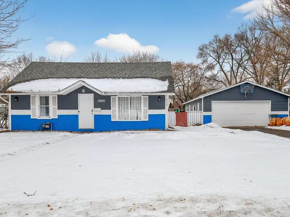 5626 6th St NE, Fridley, MN 55432