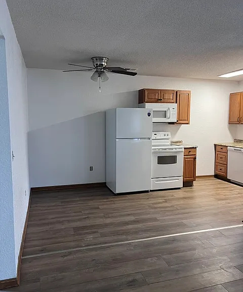 7844 Oakland Dr — Photo 2
