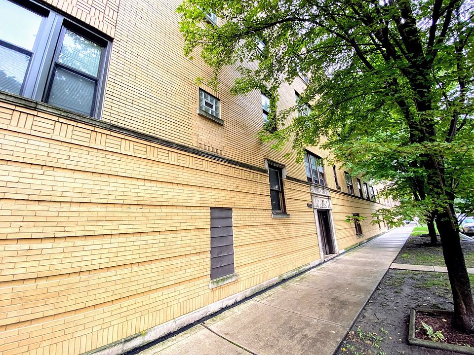 1st image of 3207 W Cortland St #2