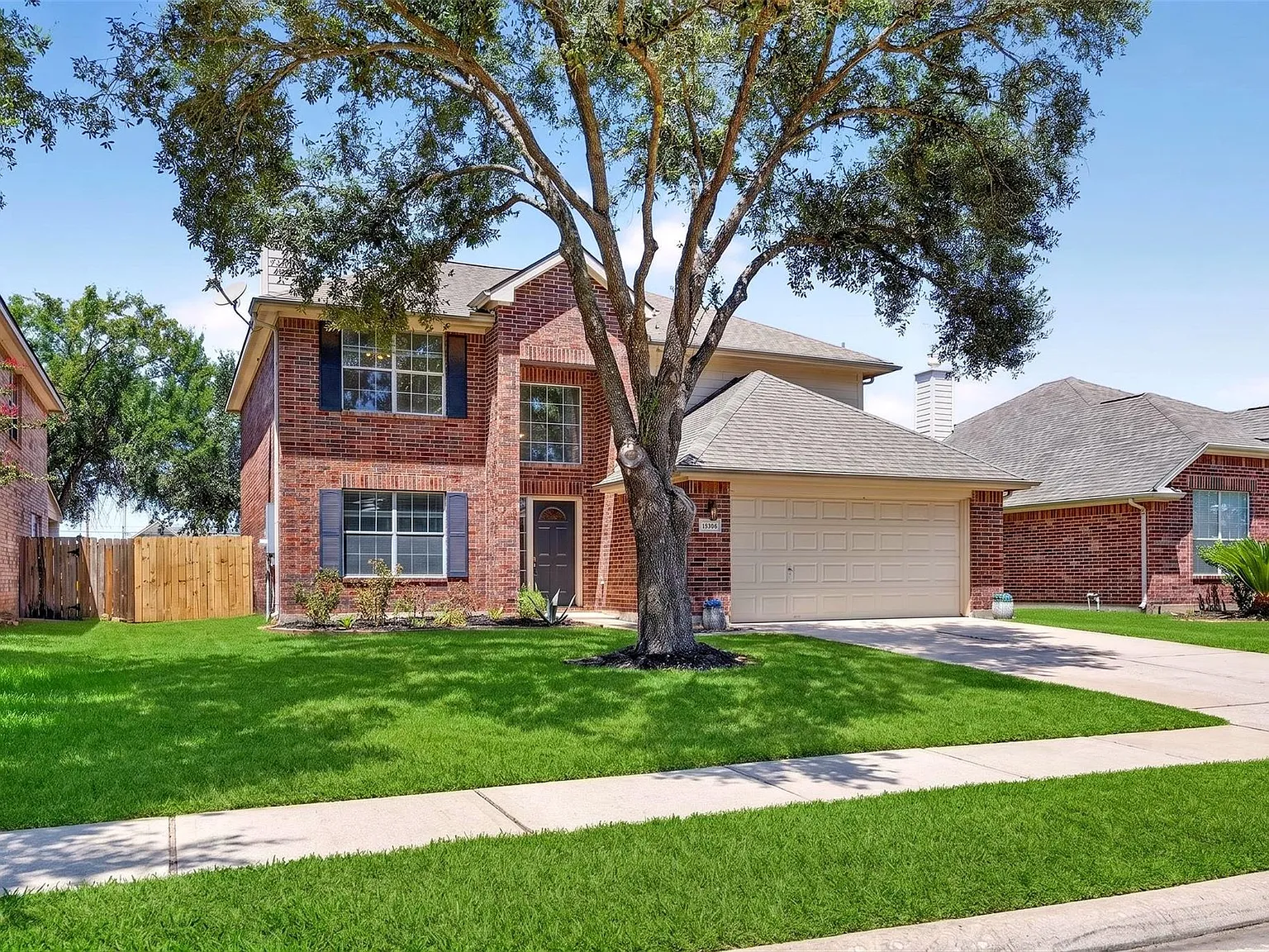 4 bed, 2.5 bath, 2433 sqft, $2,500 — Photo 3