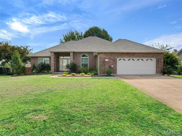 1306 Stonegate St, Farmington, MO 63640