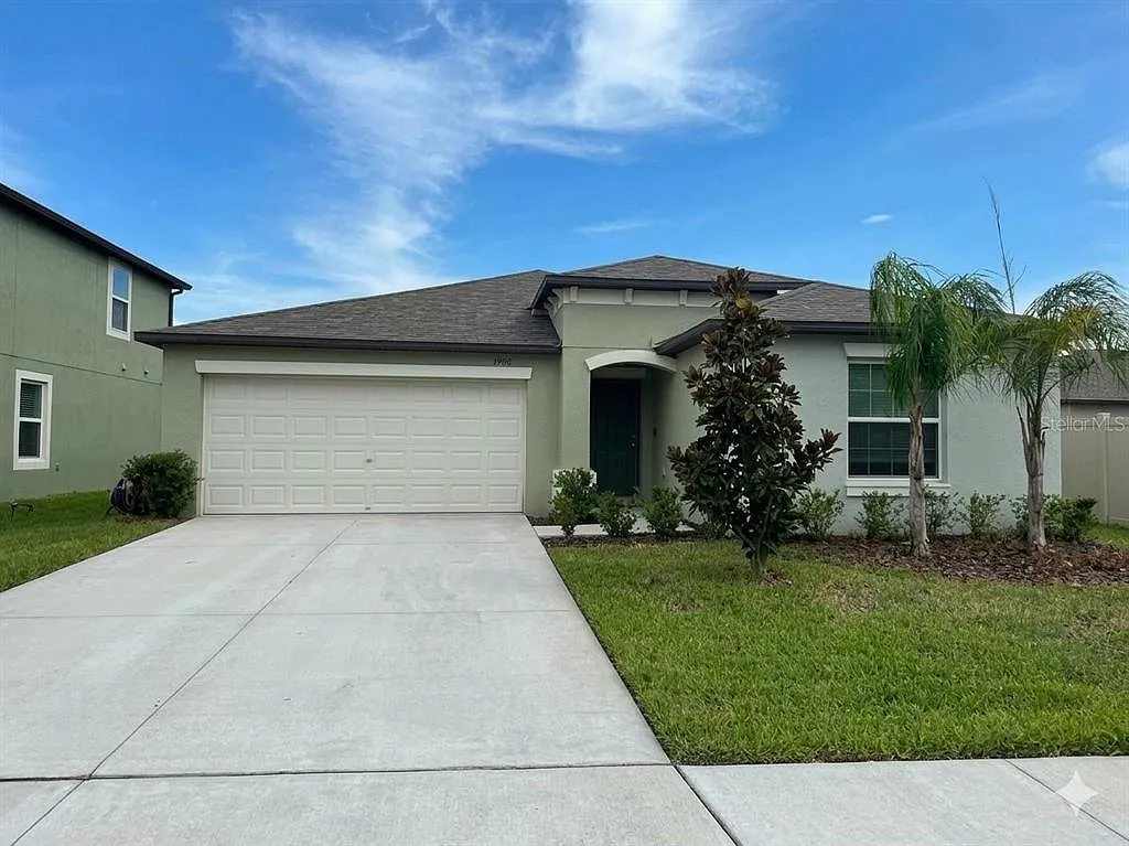 4 bed, 2.0 bath, 1936 sqft, $2,550 — Photo 1