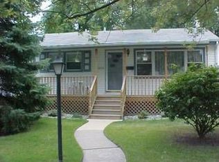 3250 Glenwood St, Highland, IN 46322