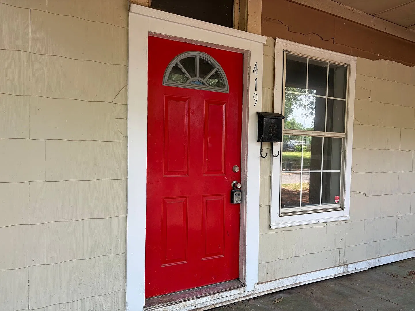 Remodeled 3 Bedroom Home in Highland - Central Air! — Photo 2