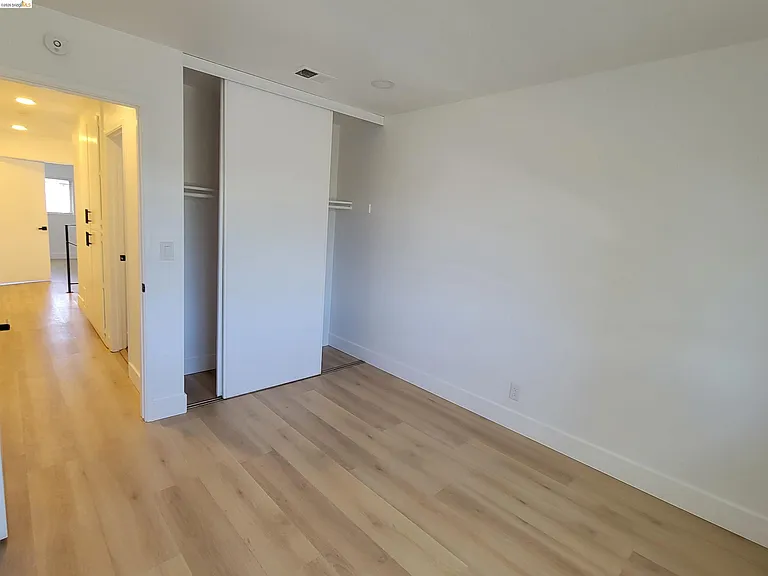 2210 Sierra Ct — Photo 14