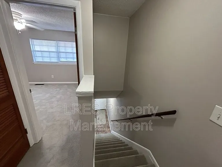 816 W 25th St — Photo 17