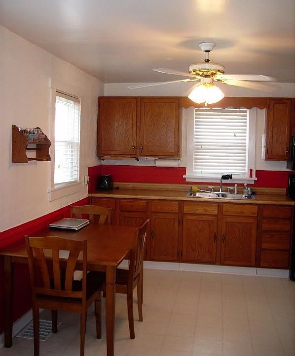 2nd image of 605 Catherine St
