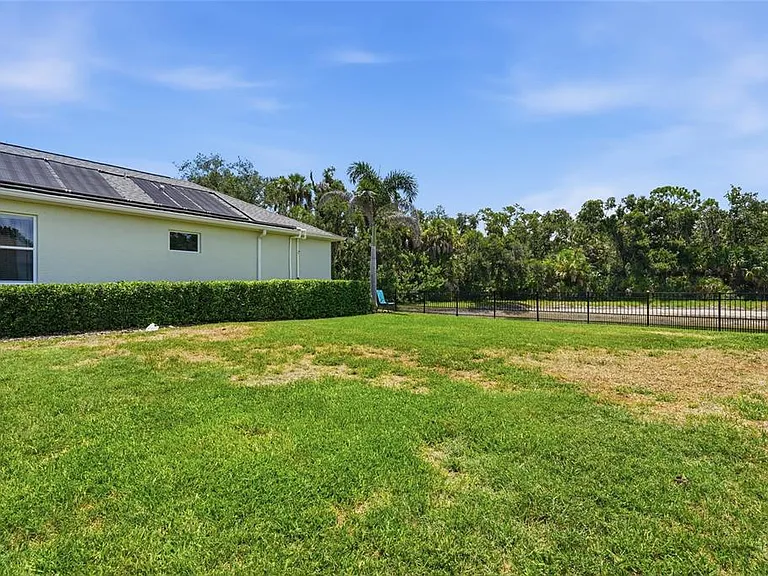 15449 Mulholland Rd — Photo 38