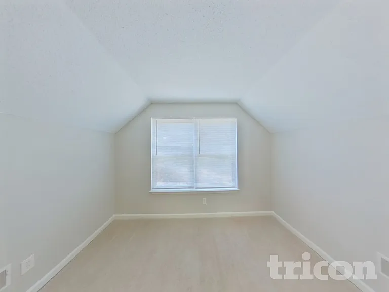 207 Lockleven Dr — Photo 15