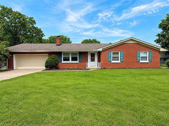 3rd image of 2307 Bellevue Ct