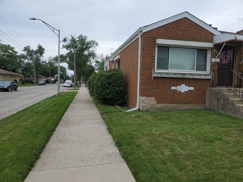 2nd image of 3300 Monroe St