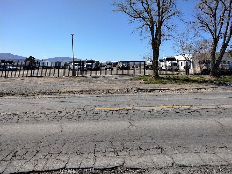 1st image of 0 10th St E