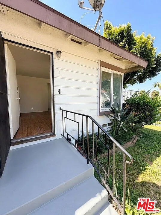1 bed, 1.0 bath, $2,150 — Photo 2
