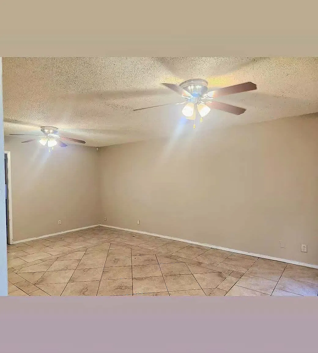 2 bed, 1000 sqft, $1,000 — Photo 2