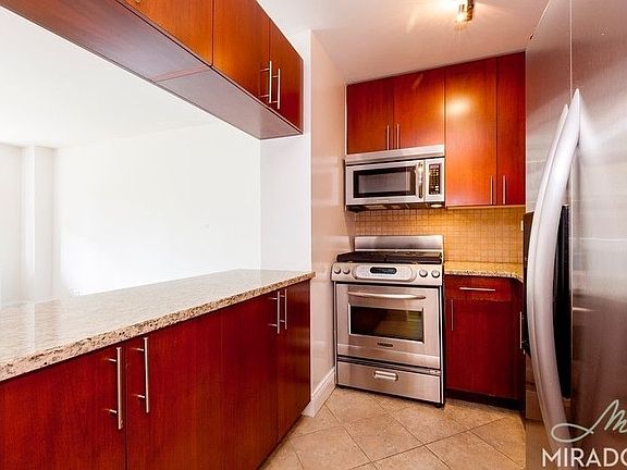 4th image of 330 E 39th St APT 32L