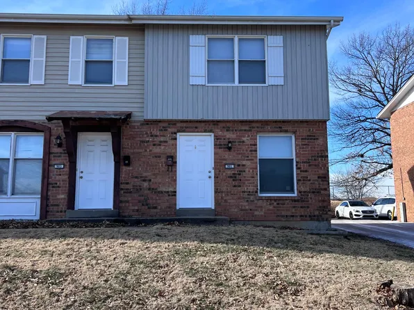 901 Parkcrest Dr #901, Saint Charles, MO 63301