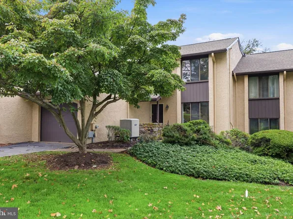 195 Golf Club Dr, Langhorne, PA 19047