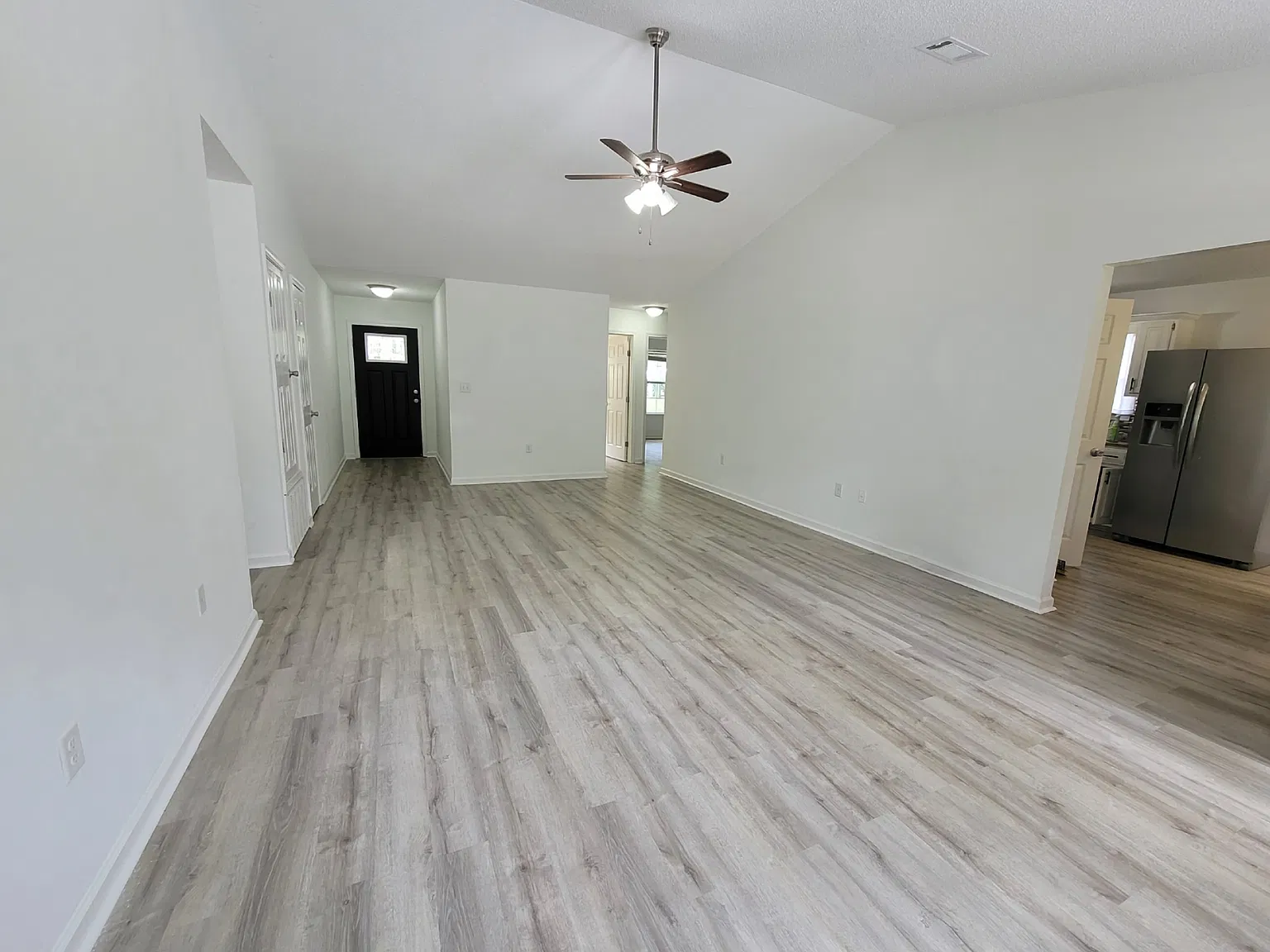 3 bed, 1452 sqft, $1,800 — Photo 4