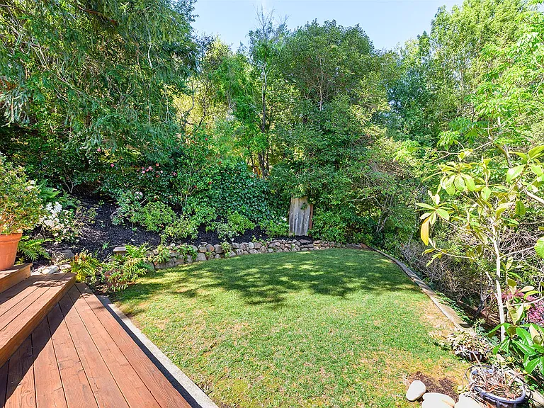 33 Acorn Way — Photo 13
