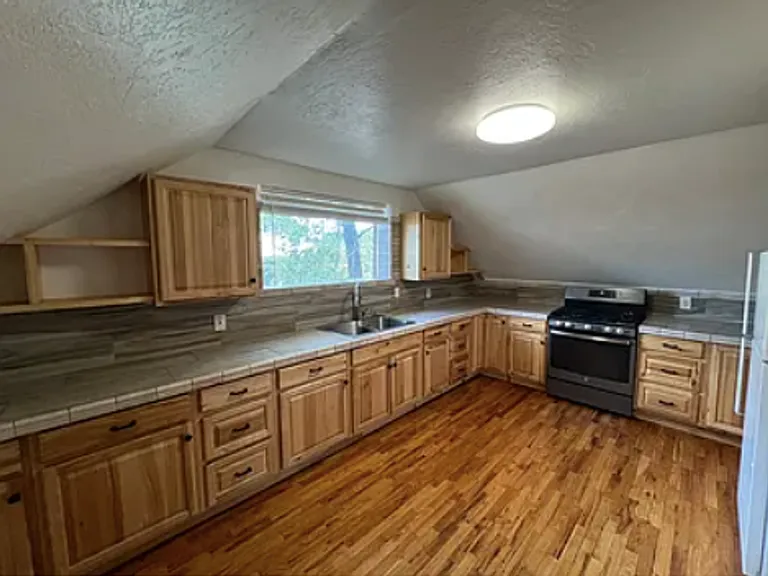 333 N Park St #C — Photo 2