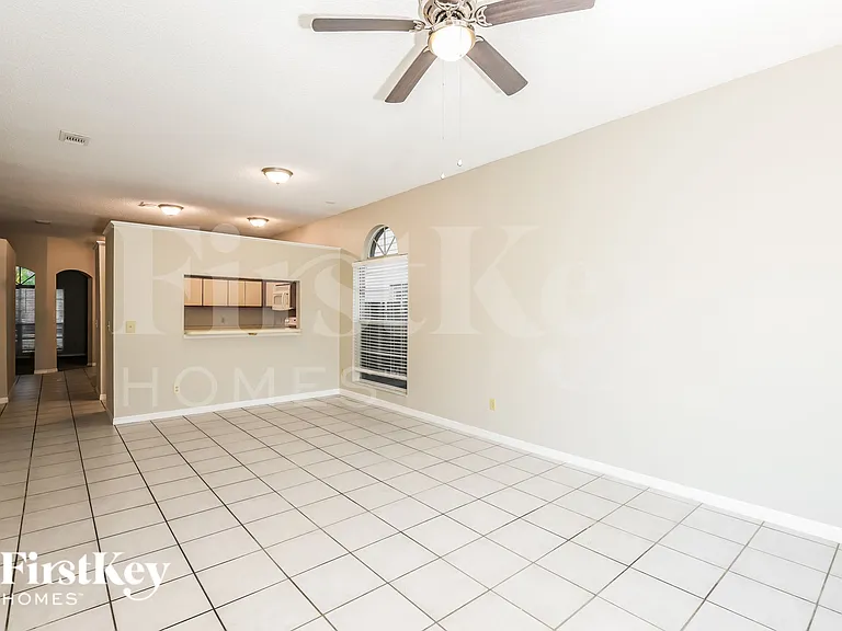 1047 Whittier Cir — Photo 5