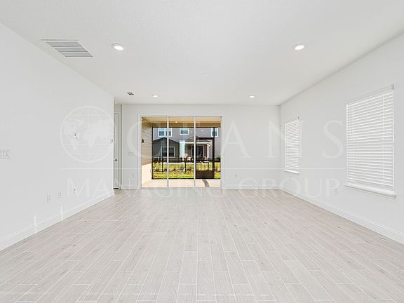 4th image of 4121 Acoma Dr