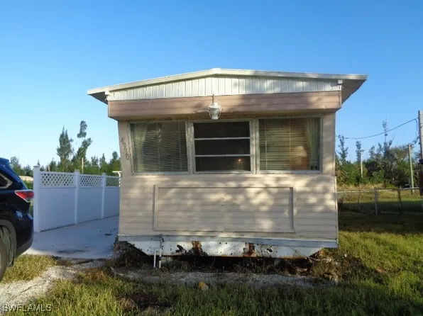 4930 Curlew Dr, Saint James City, FL 33956