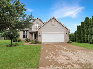 5414 N Castleberry Dr, Peoria, IL 61615